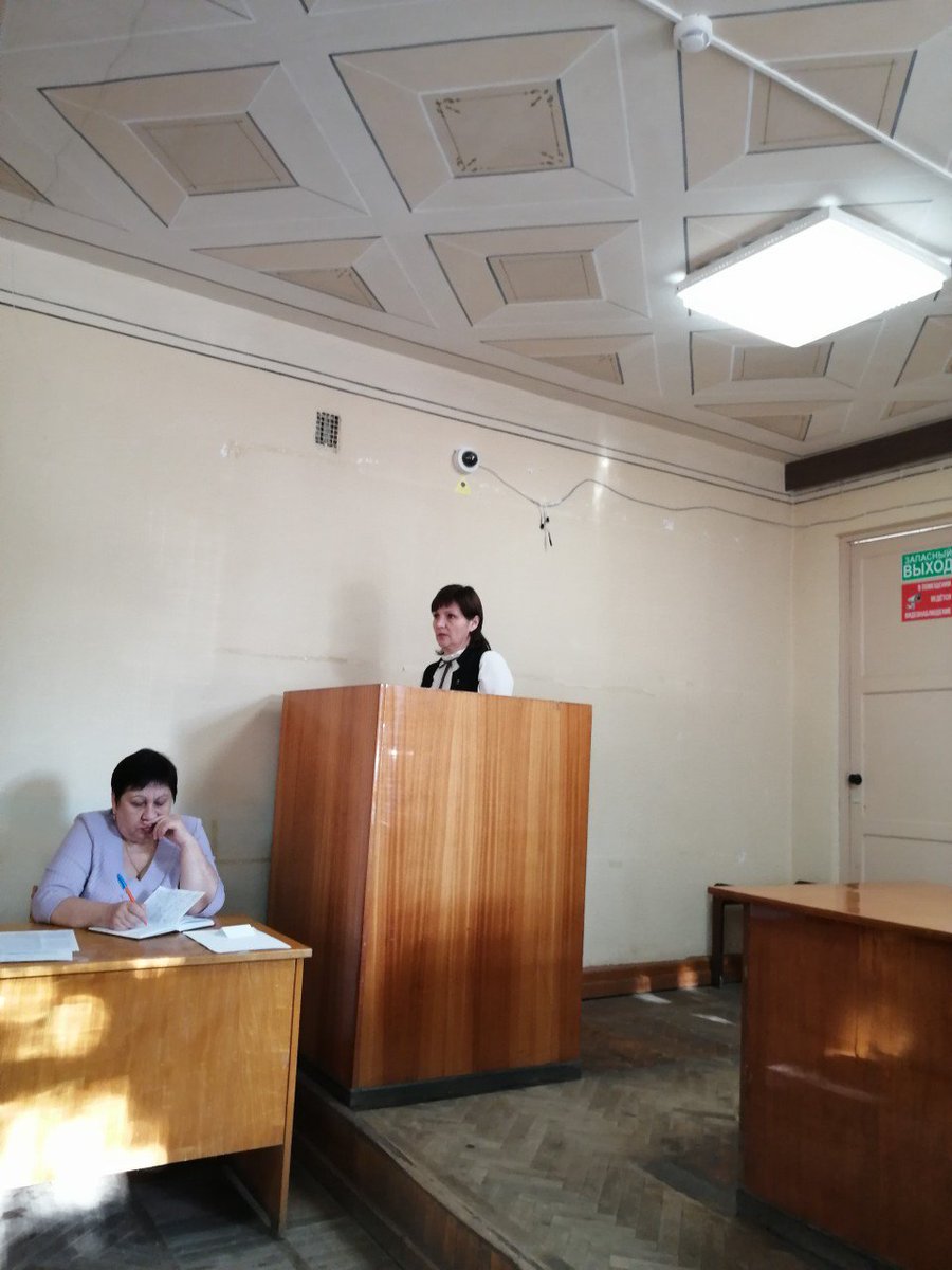 На аппаратном совещании в Администрации МО " Майнский район" рассмотрены итоги работы Центра развития предпринимательства за 9 месяцев, а также подведены итоги III Недели предпринимательской инициативы.
#ЦРП 
#НацпроектМСП 
#майнскийрайон