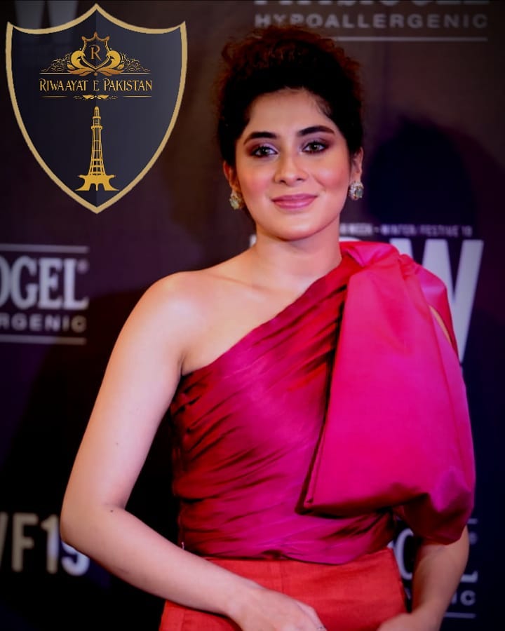 ERiwaayat's tweet image. Loollywood diva @azekah.daniel shown at red carpet day 1st FPW #fpw #fpwss19 #riwaayatepakistanmagazine