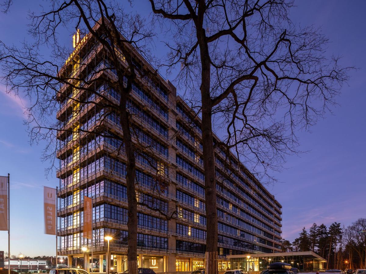 MeetingReview's tweet photo. Helen over U Parkhotel: "Service ter plekke vond ik perfect. Zowel tijdens de plenaire sessie als interactieve sessies erg goede ondersteuning van het team" 

https://t.co/UlA78wSfmT

@uparkhotel #vergaderlocatie #vergaderruimte #evenementenlocatie #Enschede @TwenteCongres https://t.co/nUhl4qUBNV