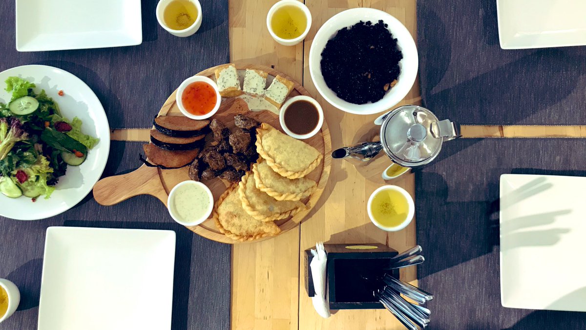 matthewsben1's tweet photo. Fantastic #vegan meal today in #Ulaanbaatar thanks to my host at Wisdon Bridge for taking such good care of me! https://t.co/CF6mWnSWAt