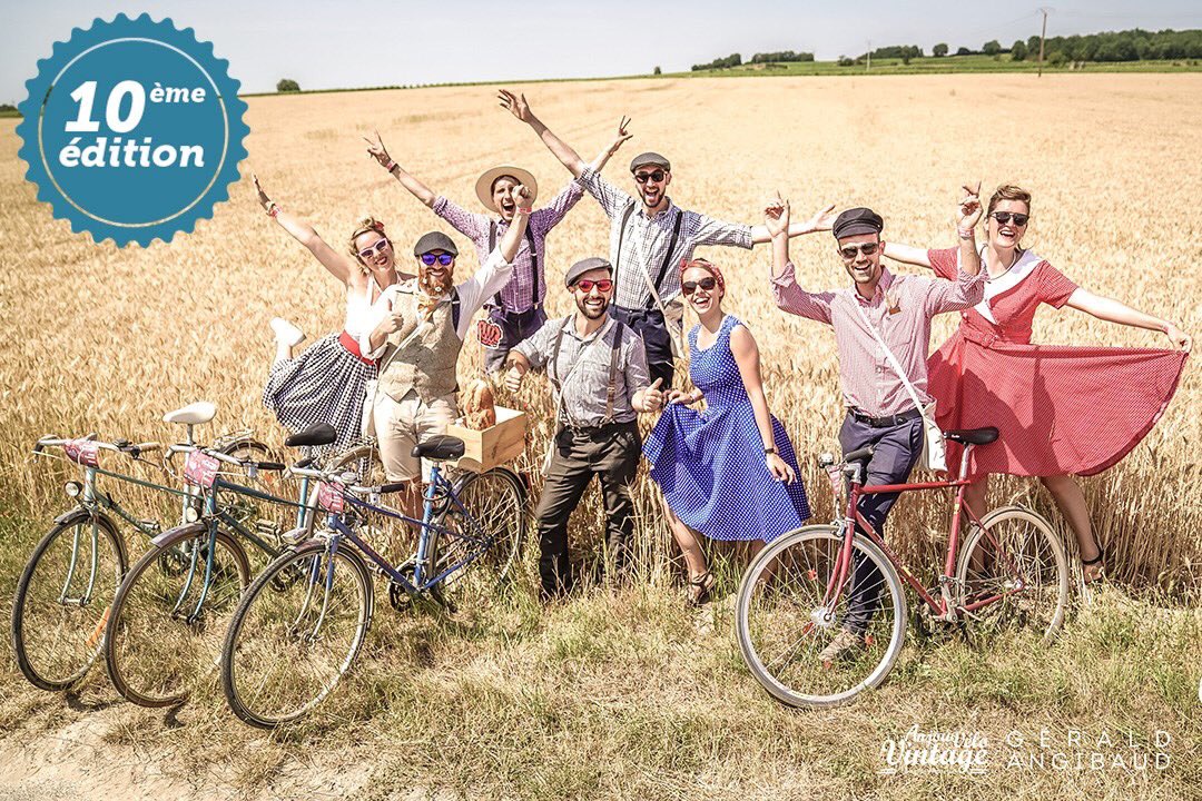 📣 Anjou Vélo Vintage revient à Saumur les 3, 4 et 5 juillet 2020 !
Préparez-vous à bichonner vos bicyclettes car ça va swinguer ! 😁
Pour être informé en avant-première de la date d'ouverture des inscriptions, abonnez-vous à la newsletter sur : anjou-velo-vintage.com 
#avv20