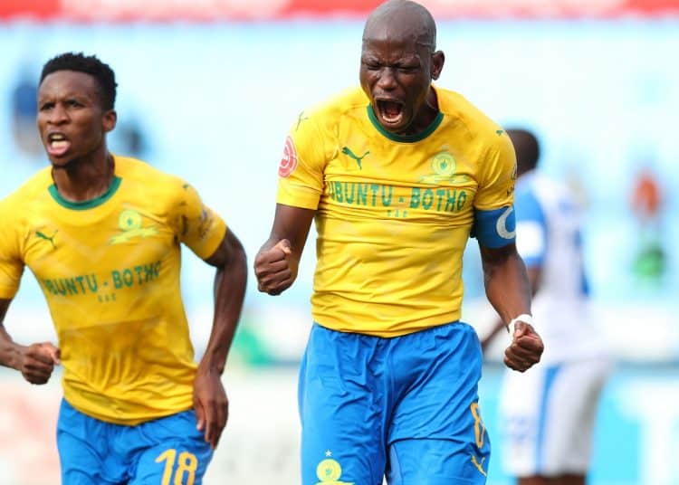 CananCalvin's tweet photo. Here's another one member.. Captain @Hlompho_Kekana👆👆 #HlomphoKekana #Mshishi #HK8 #TZ18 #Sundowns https://t.co/BPZr60WFAO