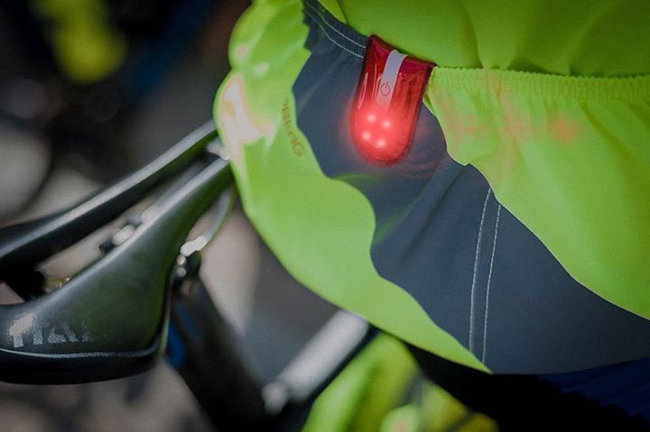 RaceViz's tweet photo. Turn on the light with our Magnetlight👀
#Darkdays #BeSeen #RoadSafety #SafeCycling #cyclinglife #raceviz https://t.co/FgN7fsvrCu