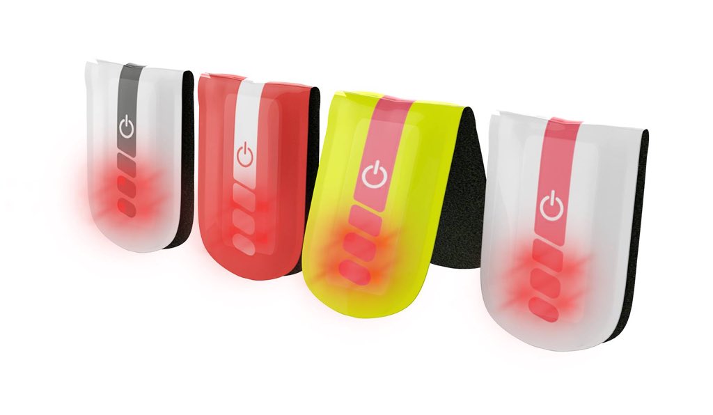 Turn on the light with our Magnetlight👀
#Darkdays #BeSeen #RoadSafety #SafeCycling #cyclinglife #raceviz