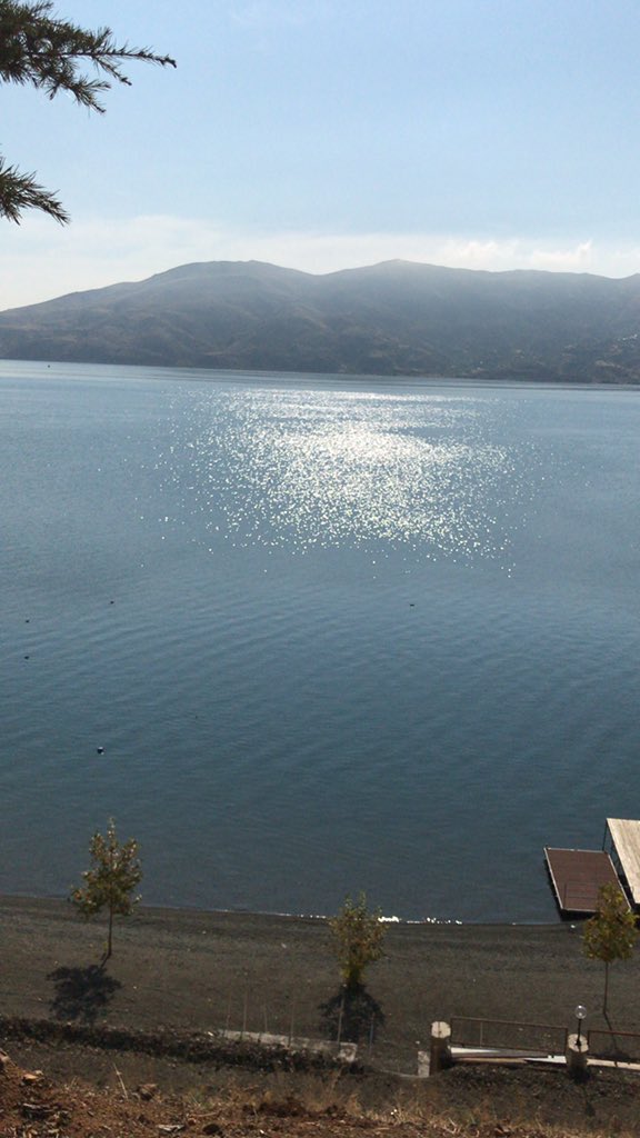 Manzara eşliğinde kahve içmeye bekliyoruz 👍