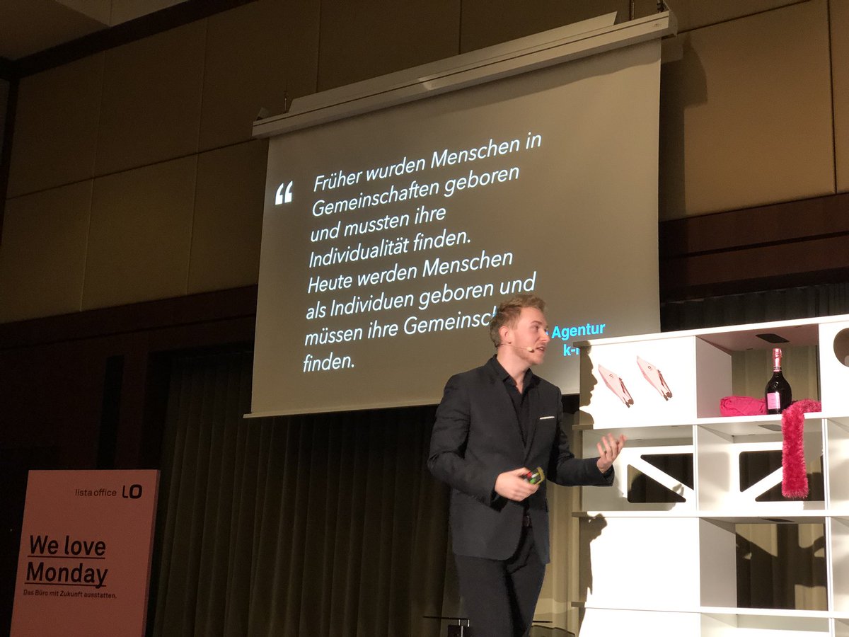 stjst's tweet photo. Trend- und Zukunftsforscher @TristanHorx über gesellschaftliche Entwicklungen #sgoHT2019 https://t.co/uzqW0W3scf