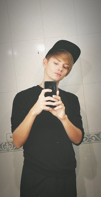 I'm live on @chaturbate come to say hi hottie_frank https://t.co/w9lwxAqVFU<a class="tags" href="/tag/chaturbate">@chaturbate</a><a href="/tag/twink"class="tags"><span>#twink</span></a><a href="/tag/camboy"class="tags"><span>#camboy</span></a><a href="/tag/onlyfans"class="tags"><span>#onlyfans</span></a><a href="/tag/chaturbategay"class="tags"><span>#chaturbategay</span></a><a href="/tag/porn"class="tags"><span>#porn</span></a>