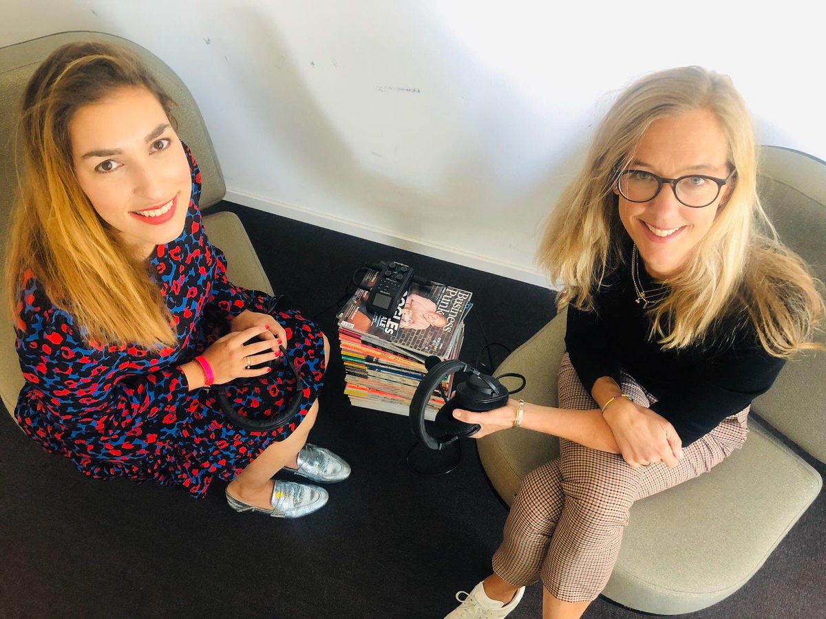 TijenOnaran's tweet photo. Neue #howtohack Folge ist online! Die @flewinski @fischerAppelt und ich haben über #worklifebalance gesprochen, wie sie abschaltet und was ein Reise-Buddha damit zu tun hat, gibt’s hier: https://t.co/In6qGPdyDX 

@BusinessPunkMag 

Was ein tolles Gespräch! https://t.co/8nkQbhHPFQ