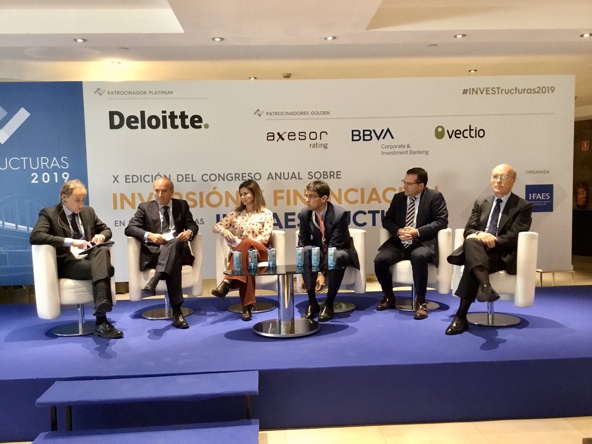 ifaes's tweet photo. Primer panel en #INVESTructuras2019🗨️ Inversiones prioritarias
Modera⏱️ Miguel Laserna de @Deloitte_ES
🔸Julián Núñez, de @SEOPAN_ES
🔹Mª José Rallo,  de @fomentogob
🔸Manuel Arana, de @PuertosEstado 
🔹Carlos Suarez, de @Vectio
🔸Javier Marín, de @aena https://t.co/Kch5ElJ8fN