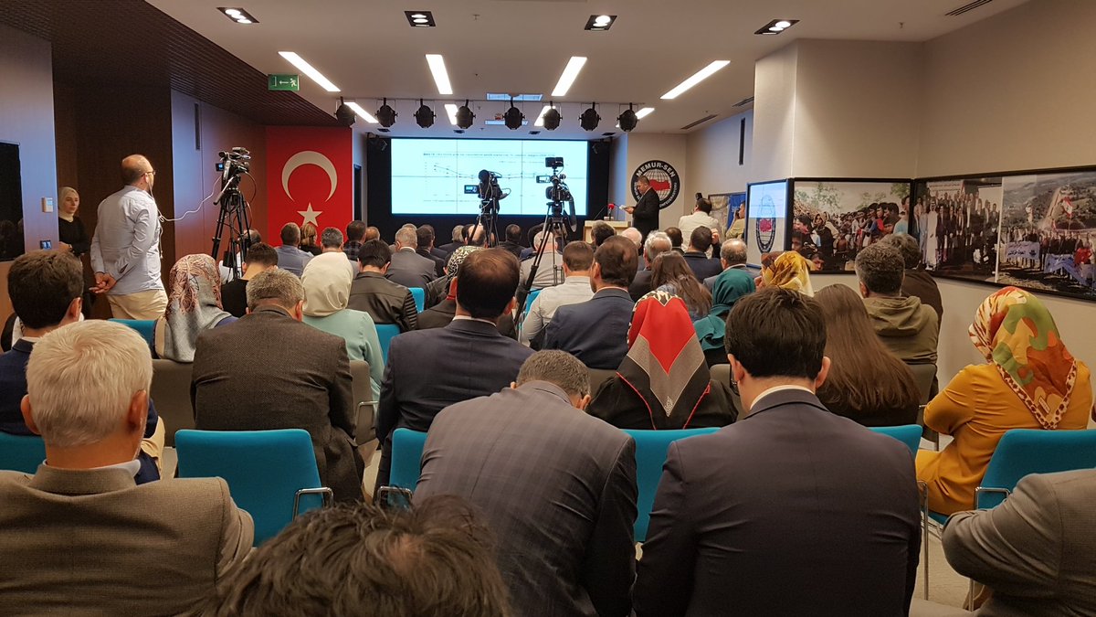 EgitimBirSen's tweet photo. #OdakAnaliz4 “Mesleki ve Teknik Eğitime Bakış” araştırmamızı kamuoyu ile paylaştığımız basın açıklamamız başladı. Raporumuzu hazırlayan @ebsamebs uzmanlarımızdan Serkan Yurdakul sunumunu gerçekleştiriyor.

@srknyrdkl https://t.co/ndekt6UxfE