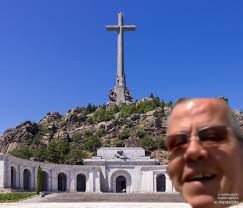 Ustrinum's tweet image. Han sacao a Paco! 
#unboxingfranco