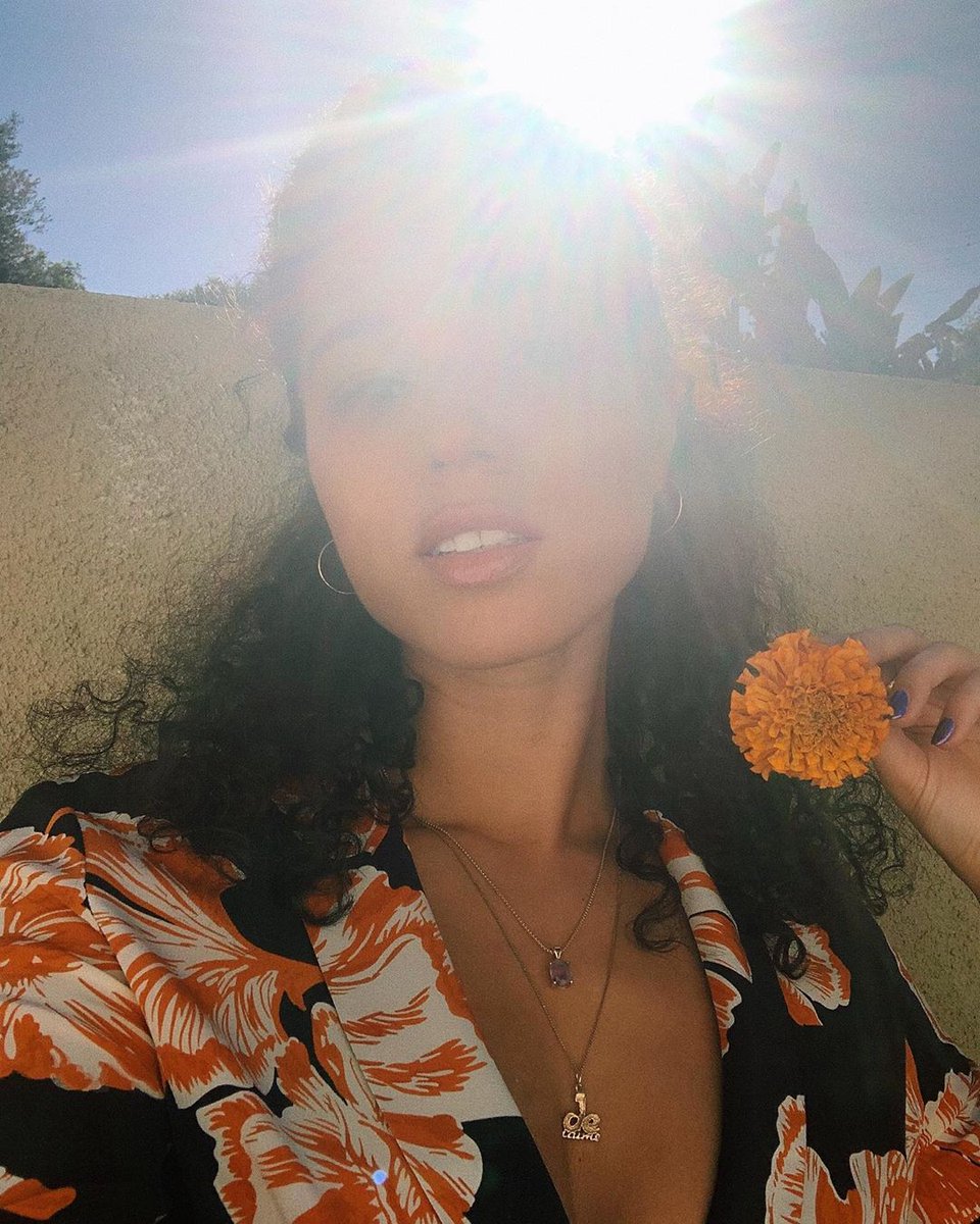 TMI_Uruguay's tweet photo. 🌞🌻🌞 @WainwrightAE looking amazing for #nbccalive @nbc to talk about @raisingdion...
💄 @kimberlybmua
💇🏾‍♀️ @abhairmakeup 
#RaisingDion @netflix @JasiahYoung_

#ShadowFam https://t.co/TcRspt0wyL