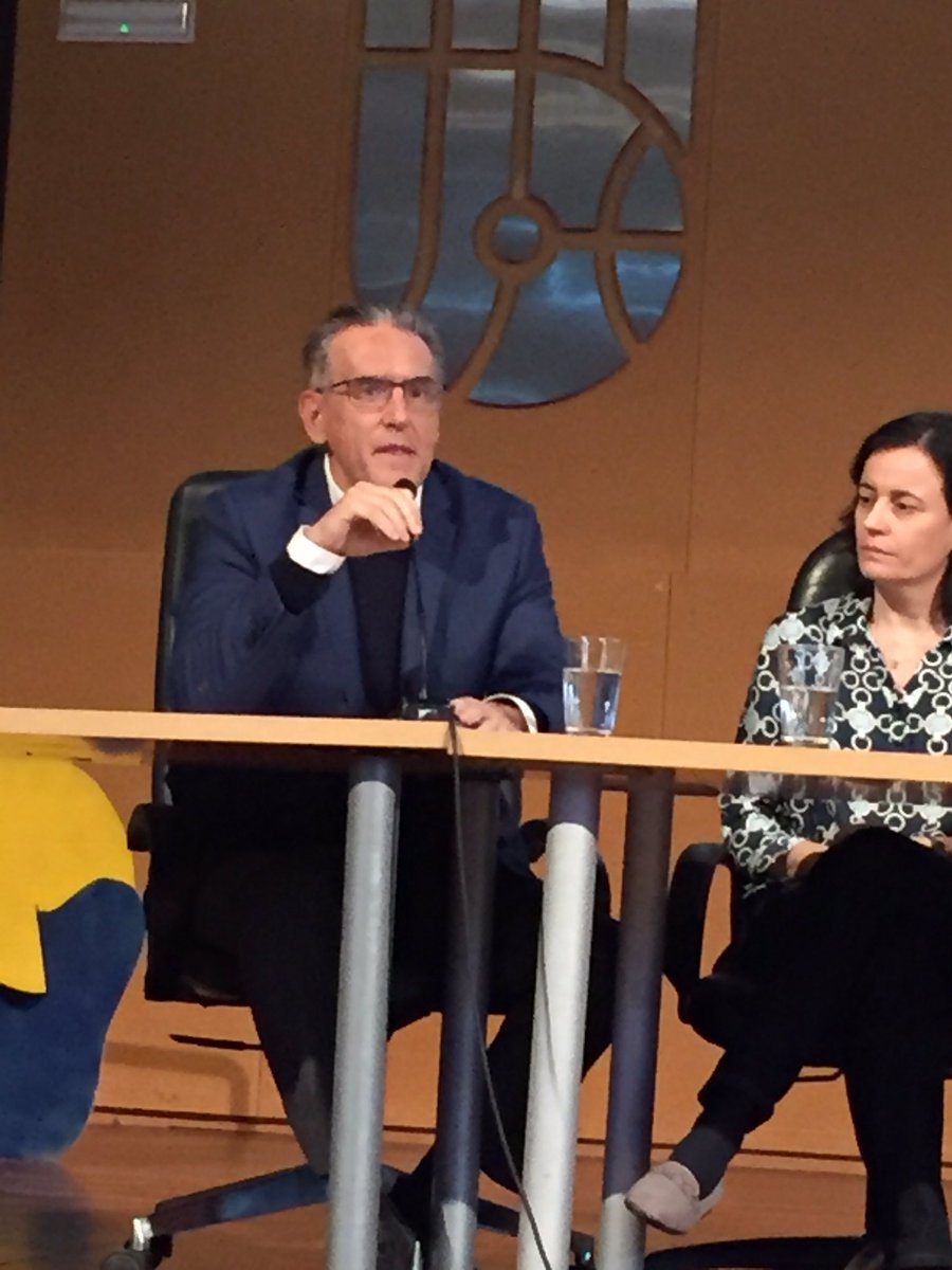 redqueserias's tweet image. Eduardo Gómez Carazo, subdirector general de Seguridad Alimentaria y Laboratorios de Salud Pública de la Generalitat Valenciana.#Valenciarawmilk2019 #QueRed #FACEnetwork