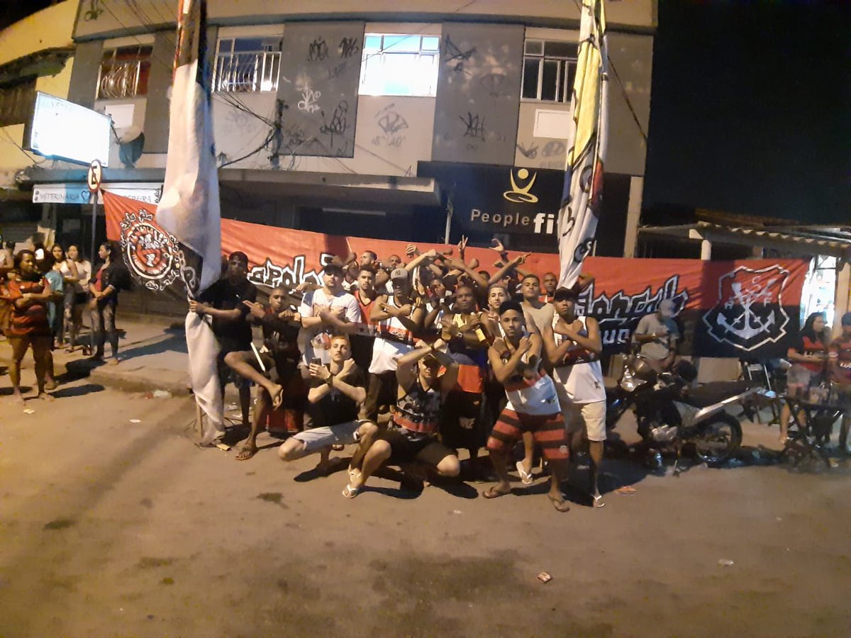 AtordoApollo's tweet photo. Quem pulou pulou, quem não pulou não pula mais. #ApolloTemDono #FlaApollo https://t.co/wcO3s6FyUA