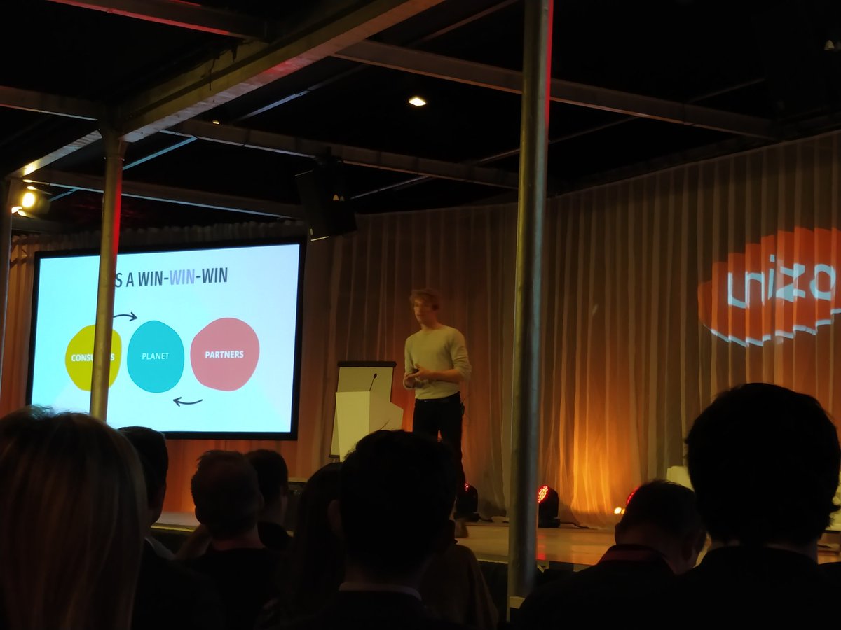 Een mooie case op #BusinessUp <a href="/UNIZOwvl/">UNIZO West-Vlaanderen</a> rond sociaal ondernemerschap van Jonas Malisse. We kunnen allen meehelpen om de voedselverspilling tegen te gaan. #toogoodtogo #pomwvl