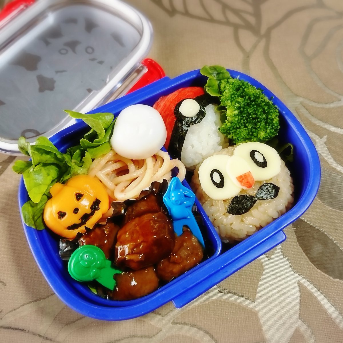 La Coccolo ラ コッコロ 水彩画 息子の月1弁当 モクローとモンスターボール頑張った 準備不足で モクローは色々足りないけど キャラ弁 ポケモン