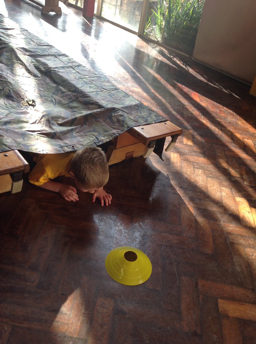 stdavidsrc2017's tweet photo. Dosbarth Derbyn really enjoyed re-telling the story "We're going on a leaf hunt' @CommandoJoes style💪😀
#healthyconfidentindividuals #creativecontributors #ambitouscapablelearners #bringingliteracytolife https://t.co/vbgT8wOP3n