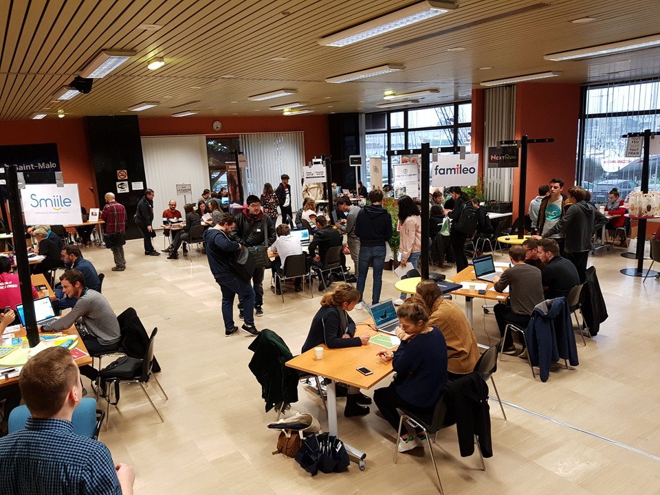 topmetiers's tweet photo. WUD2019 test utilisateurs à la cci35 de Saint Malo 👍
#wudbretagne #wud2019 #userstest #saintmalo #maj1.0 #commercantsconnectes #cci35 https://t.co/Qh0zDfS3oE
