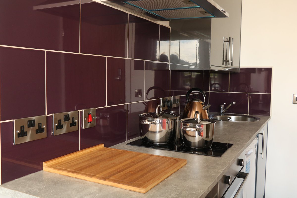 StudentsEls's tweet photo. Look at our stunning studio kitchens 🌟
AND... kitchenware is included ☕️🍽🍷

#StresslesswithELS #studentlife #Edinburgh #student #ELS #studentaccommodation #studioflat #stunning
@accomforstudent @edinburgh @living_uni @EdinburghNapier @EdinburghUni @HeriotWattUni @QMUniversity https://t.co/VxFLY9Zqjm