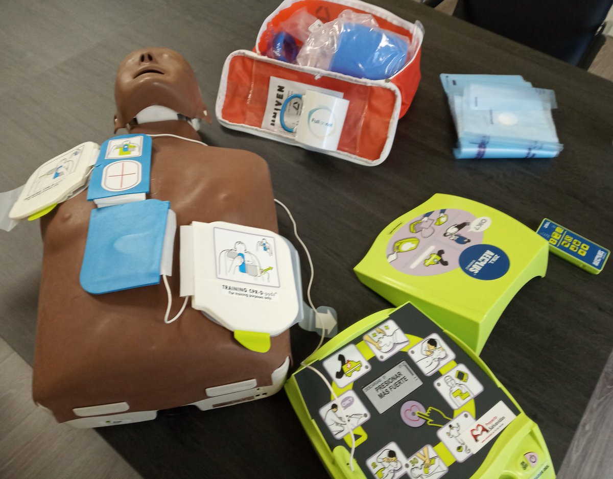 FullOnNet's tweet photo. Gran experiencia la de ayer con #ProyeSalvavidas donde aprendimos a utilizar los desfibriladores ¡Hay que estar preparados ante cualquier imprevisto!
#FullOnNet orgullosos de ser un punto DEA para beneficio de todos :)

#DEA #desfibriladores #JuntosSalvamosVidas #ProyeSalvavidas https://t.co/eMNAhX8aZo