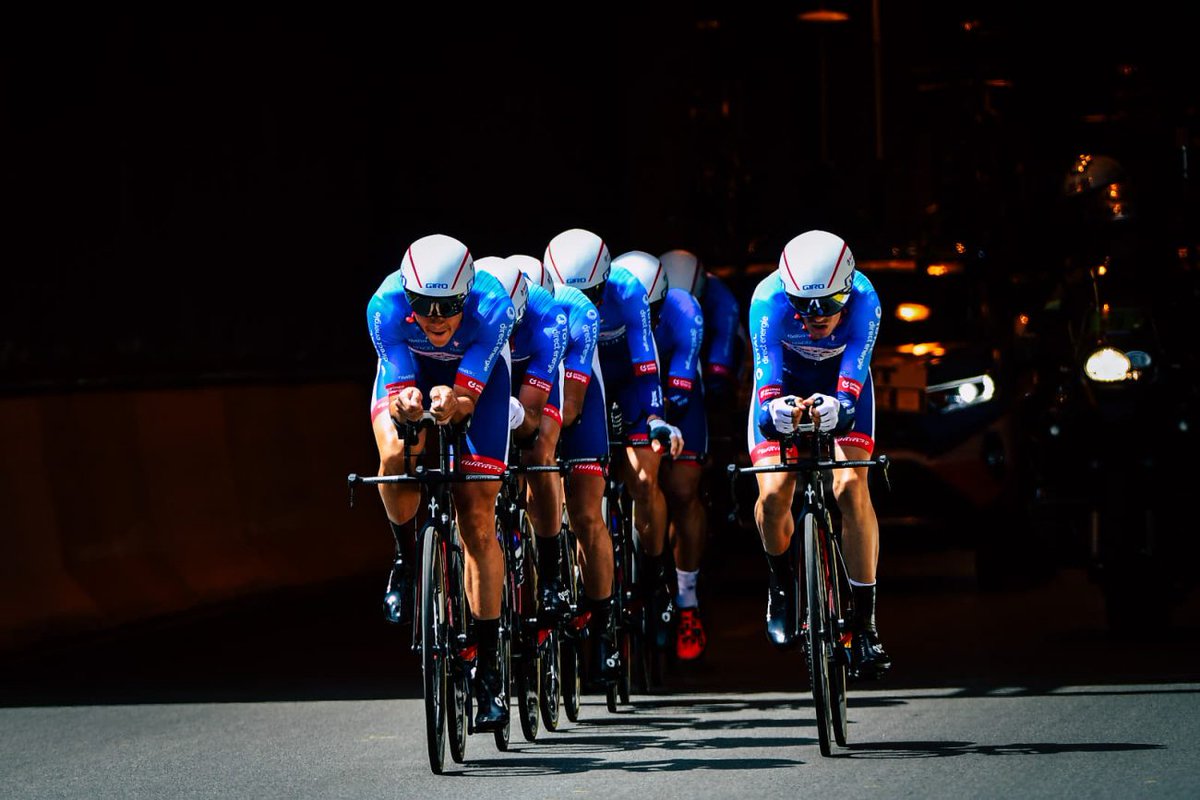 TeamTotalEnrg's tweet photo. ⚡️Le @TDE_ProCycling aura accès en 2020 à l'ensemble des épreuves du calendrier UCI WorldTour ! ☑️
➡️Un immense 👏 aux coureurs et au staff pour avoir atteint la 1ère place des classements continentaux UCI ! 🌍
Photo : ASO - Pauline Ballet
#AllezTotalDirectEnergie https://t.co/bJoRuWaV3m