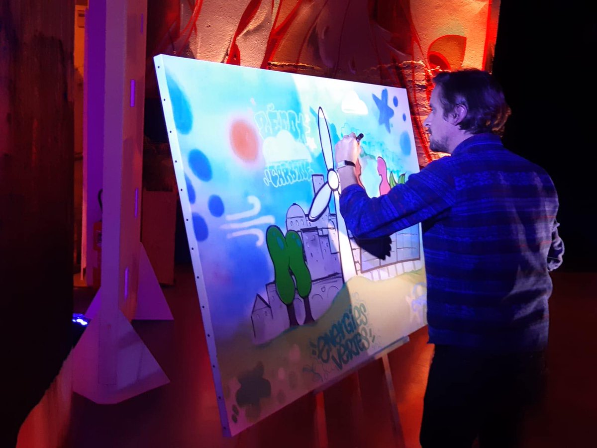 sop_events's tweet photo. 🎨🎼Retour sur une soirée d’exception pour un groupe mondial du secteur de l’énergie aux @espacecobalt ! Plus de 100 personnes ont pu profiter de ce décor insolite accompagné d’un cocktail dînatoire, d’une ambiance musicale et d’un live painting au long de la soirée ! 
#party https://t.co/WGUndjIO02