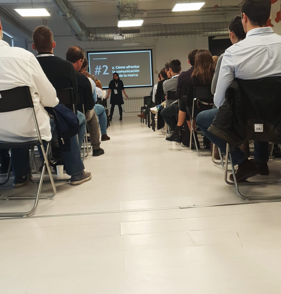 Awin_ES's tweet photo. Empezamos #AwinMeetUp de la mejor manera con Ainhara Rubio, Digital Marketing Manager de @springfieldmw hablando de #Generacionz y #sostenibilidad https://t.co/B4a0D58jjj