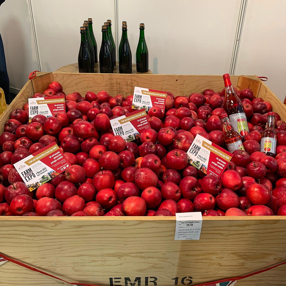 KCASFarmExpo's tweet photo. Day 2 of the @nationalfruit and we're here again to talk about all things Farm Expo and how your support means we can fund scholarships, grants, awards, and more for Kent's rural community. Stop by stand S15 today to find out more! #NFS19 https://t.co/cGBPiOpDRQ