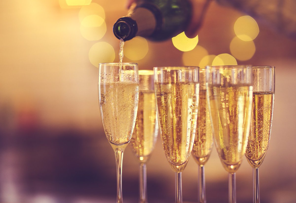 FranschhoekF's tweet photo. WIN! Two tickets to Franschhoek Cap Classique & Champagne Festival on 30 Nov or 1 Dec. To enter, like us and retweet with hashtag #magicofbubbles. Competition closes 25 Nov. Winner chosen at random. Ts & Cs apply https://t.co/cgR35DNjFN