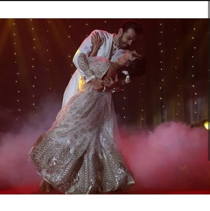 Here are some unmissable pictures from #rohit #sonakshi's #sangeetceremony 😍 
#KahaanHumKaahanTum 
.
@ms_dipika @karanvgrover22
