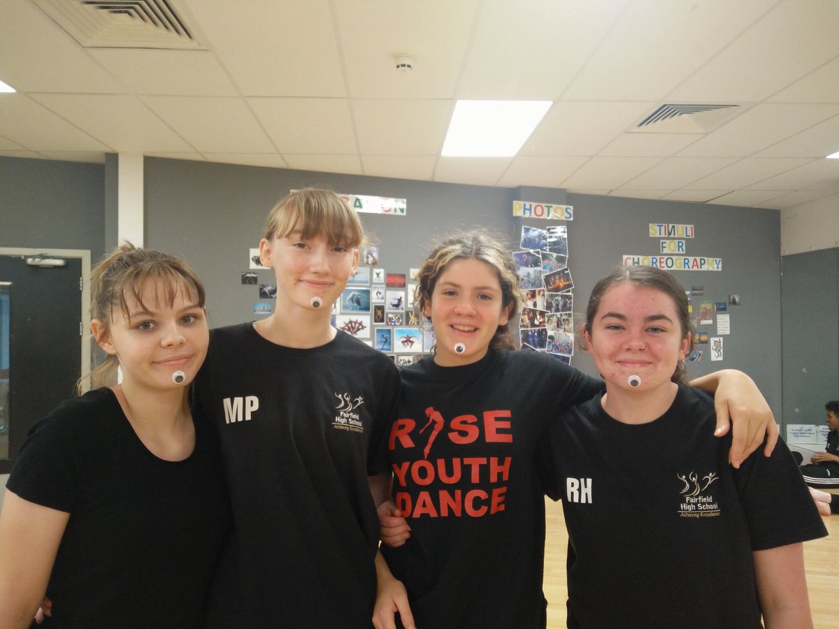 FHSDance3's tweet photo. Encouraging a strong use of the head and focus in performance by making the year 11s wear googly eyes on their chin! https://t.co/zOjU4nMShr