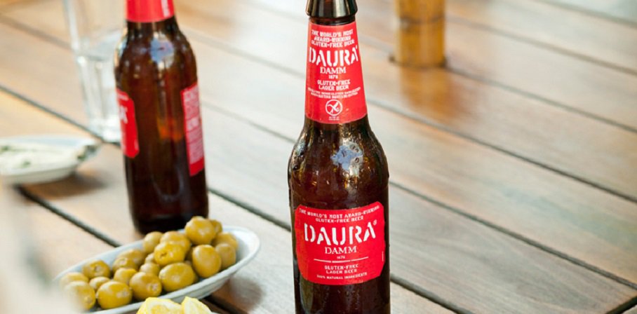 What are you thinking of doing this weekend? For us, grabbing a bite to eat with good friends and Daura is the best plan