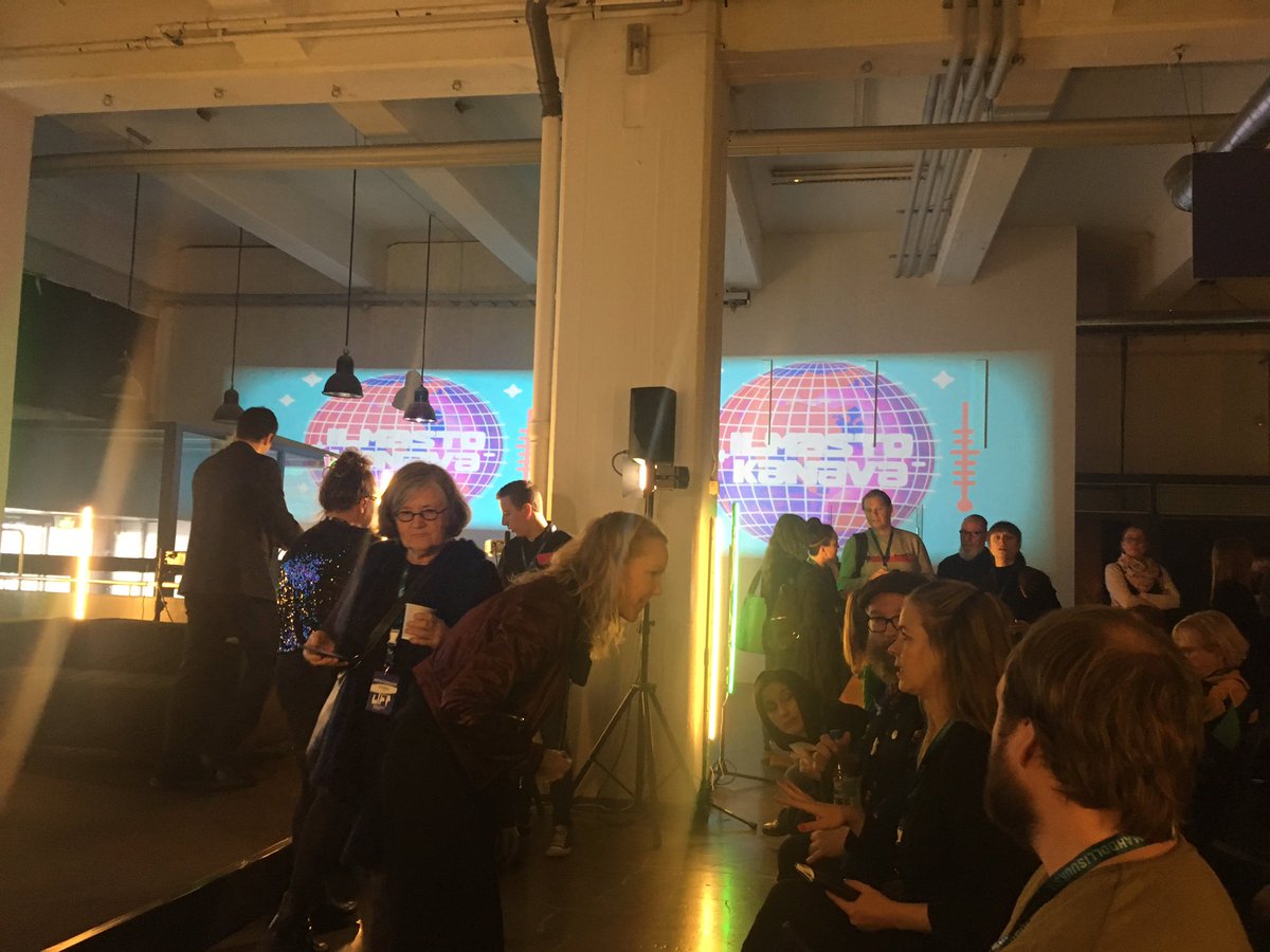 Kollektiivinen jännitys! Ilmastokanava aloittaa LIVE lavalla ihan just 😎 12:30 Taide ilmastokriisin aikakaudella! #LIFT2019 #ilmastonmuutos #ilmastotaide #ilmastokriisi <a href="/taiketweet/">Taike</a> <a href="/ilmastokanava/">Ilmastokanava</a>