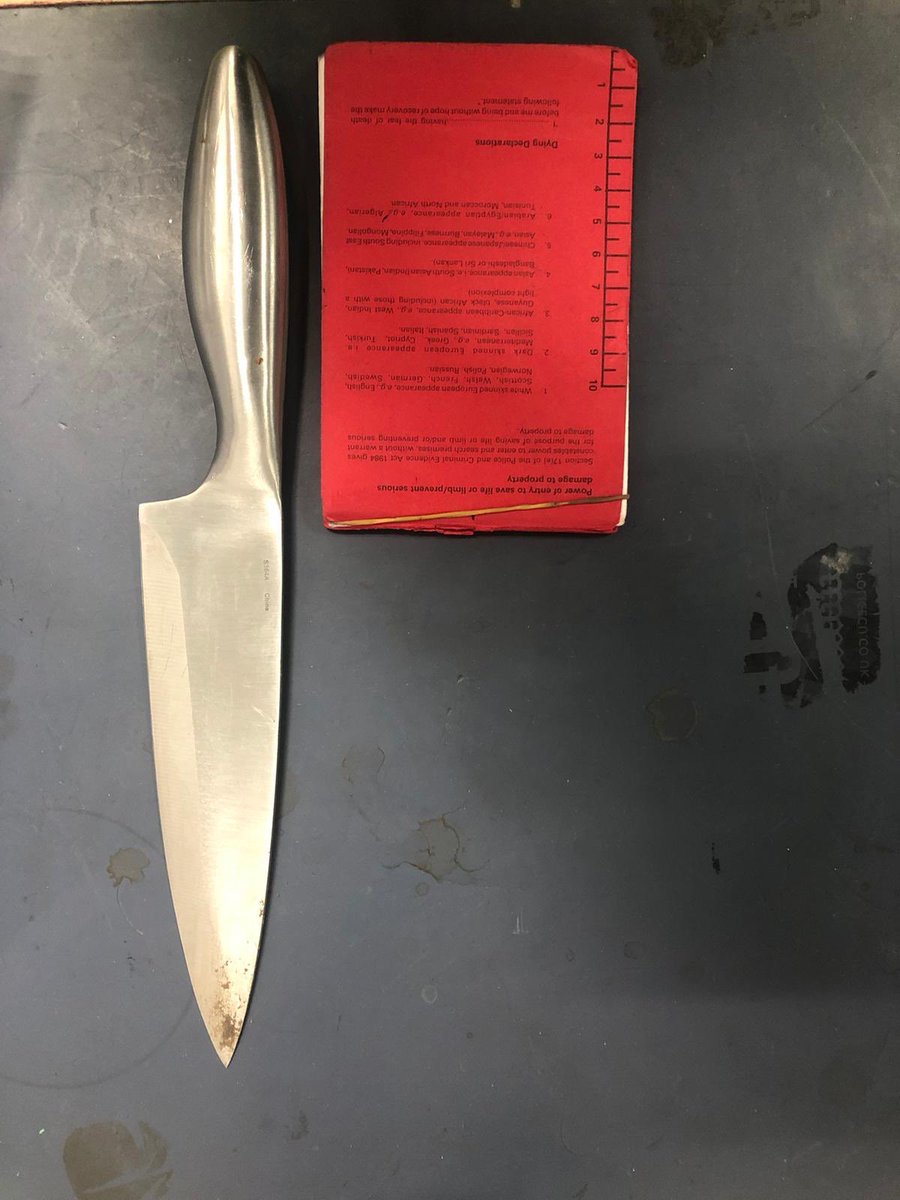 MPSTowerHam's tweet image. #TowerHamlets A very large knife 🔪 has been found and removed from the streets of Tower Hamlets the knife was found by STT Team 4 Officers #RTPC #StopKnifeCrime