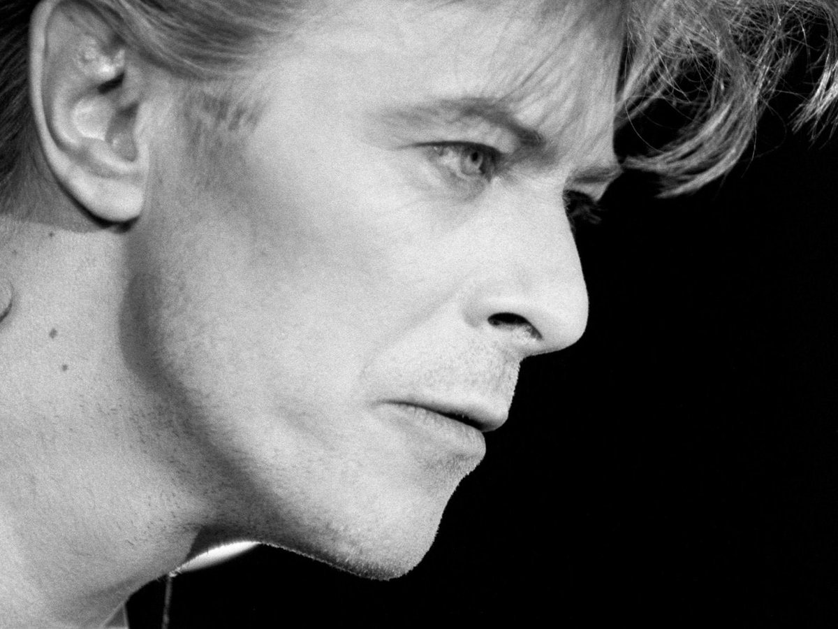 As a huge David Bowie fan who has done a lot of research on him. I feel it is very important to know the facts about the allegations/rumors against him, as I constantly see people spreading them as fact with out knowing anything. So heres a thread debunking the DB allegations