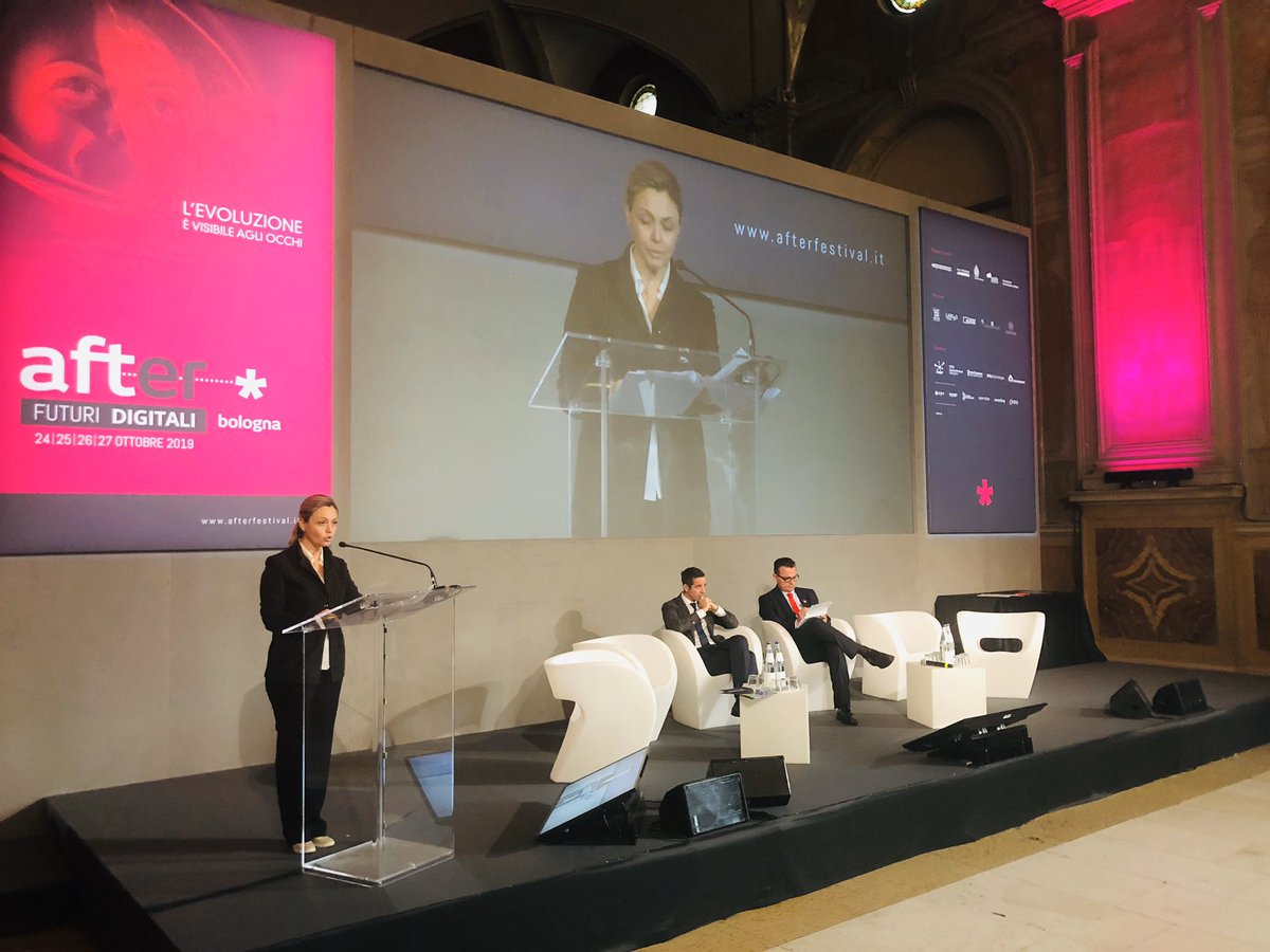 lavoroagilePA's tweet image. “È la centralità della persona il fondamento che deve motivarci nella sperimentazione delle possibilità che il #lavoroagile può offrire per una comunità più giusta, solidale e coesa”: le parole della min. @elenabonetti a #LavoroAgileBo2019 | #pasocial @Twiperbole