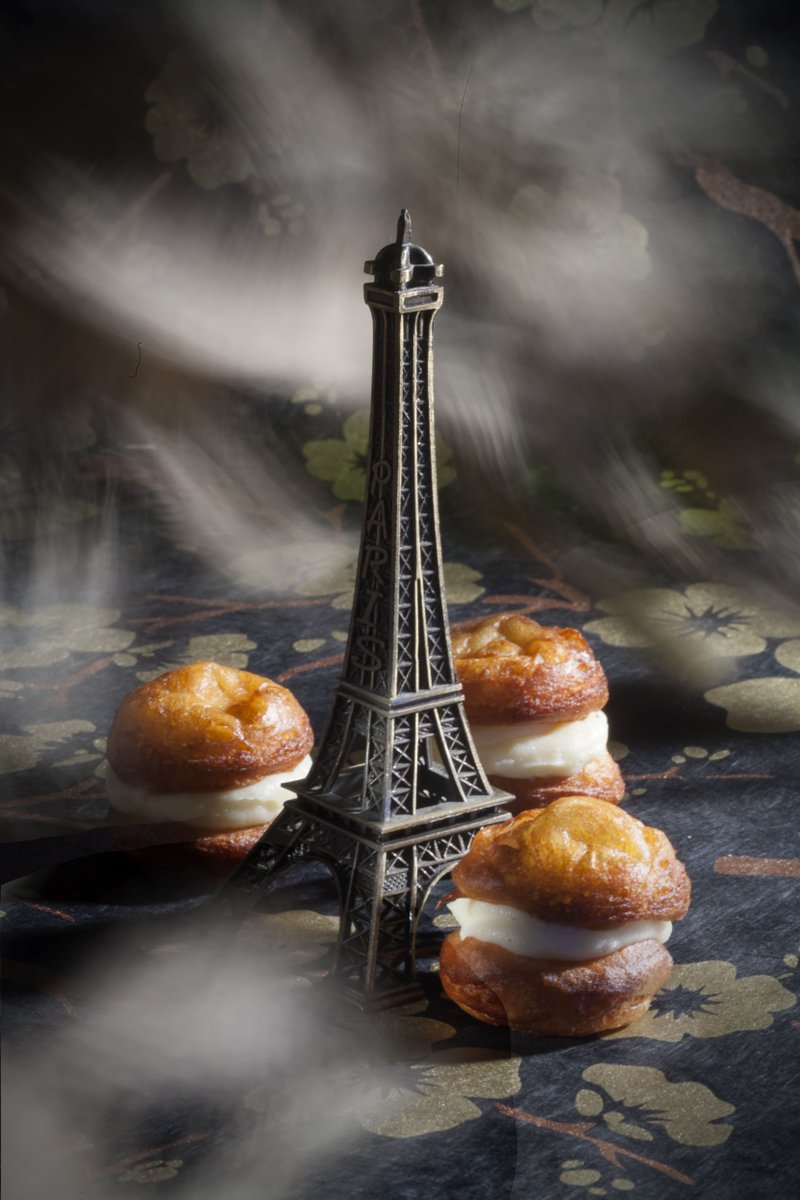 Destino: Francia. Buñuelos elaborados con almendras y rellenos de crema a la vainilla Bourbon. Oh, là, là 😋😋
#buñuelos #repostería #tradición