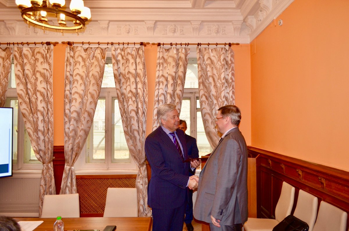 igpran's tweet image. В Институте государства и права РАН под председательством директора Института государства и права РАН, члена-корреспондента РАН Савенкова А.Н. состоялось заседание Центра правовых оборонных исследований Института