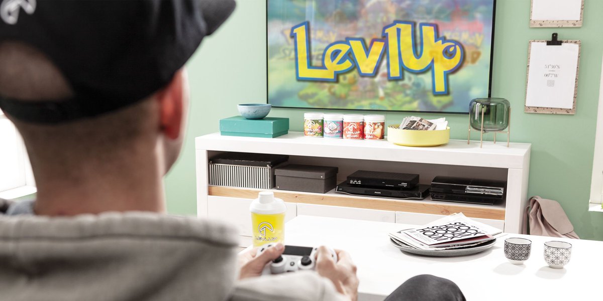 levlupde's tweet photo. Ob auf dem Schulhof, im Bus 🚍oder zu Hause 🏡 #Pokemon hat uns alle begleitet! Was war denn euer #ThrowbackThursday Moment #teamlevlup? Für uns war es das Suchen nach Mew!🔍#levlup #completeyoursetup https://t.co/FFy9IUaLq9