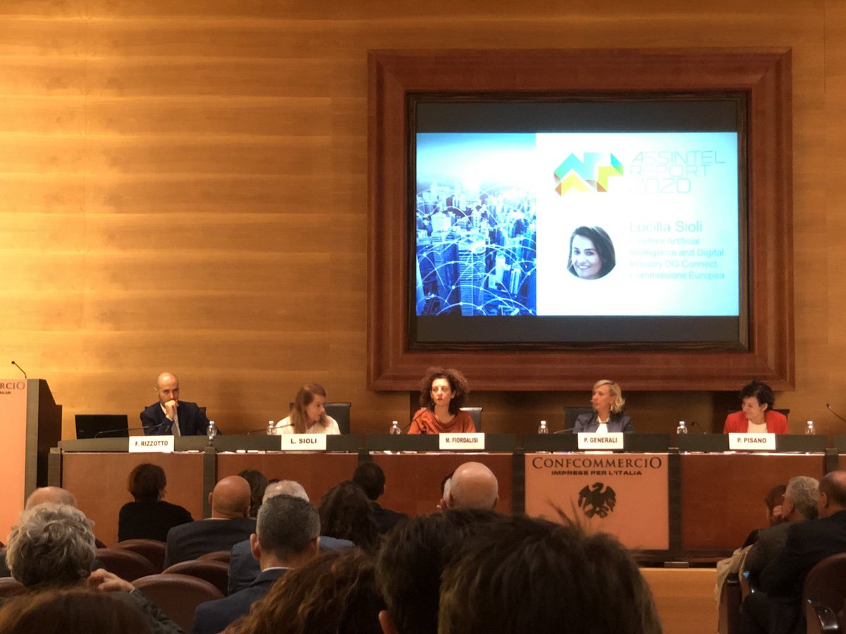 IDCItaly's tweet photo. Occorre lavorare in tutta Europa per favorire la digitalizzazione delle #PMI. Non è un problema solo italiano e pertanto partiranno nuovi programmi
- @LucillaSioli, Direzione Industria Digitale @EU_Commission, con IDC e @Assintel alla presentazione dell’#AssintelReport20 https://t.co/9xcP3wtRBI