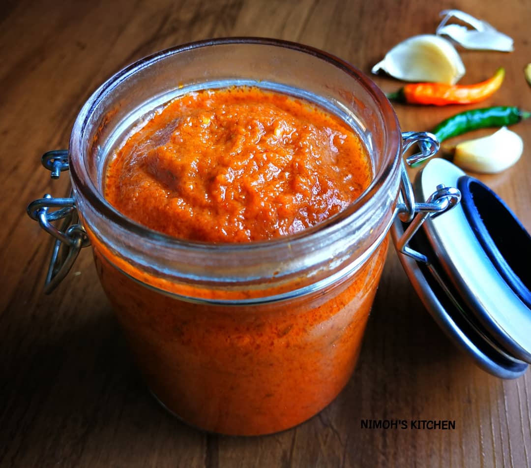 cw_nimoh's tweet photo. Chilli & Garlic Sauce
.
.
.
Recipe >>> https://t.co/Q190eTGDHH
.
.
#cookingwithnimoh #chilliandgarlic #kenyanfoddie #kenyanfoodblog #ThursdayMotivation #Strictlyhomemade #homemadechilli https://t.co/rug9Bc7gy9
