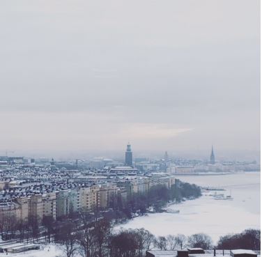 tyrens_sverige's tweet photo. Bloggat: Josefin Uhnbom reflekterar över hur vi skapar socialt hållbara platser. Hon gör det efter att ha följt den senaste tidens samtal om kebabrestaurangen vid Hornsbergs strand i Stockholm: https://t.co/ANoc7bC6mk

#tyréns #hållbarhet #socialhållbahet #stadsutveckling https://t.co/uT6adkdaHN