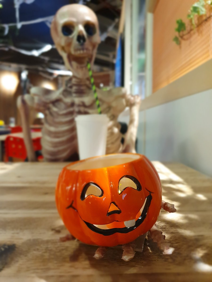 Reka Hangyal tweet media