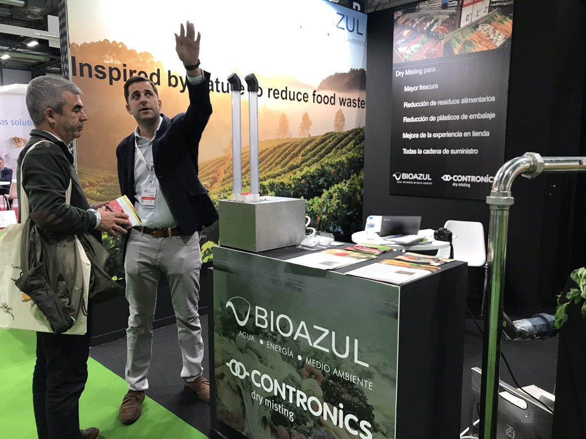 bioazul_spain's tweet photo. Última jornada pero seguimos recibiendo muchas visitas en nuestro stand! 🤝 Os esperamos para comprobar cómo de frescas 🥬🥕🍅 están nuestras verduras después de 3 días de #FruitAttraction19 !!! https://t.co/8fyBr5gBGZ