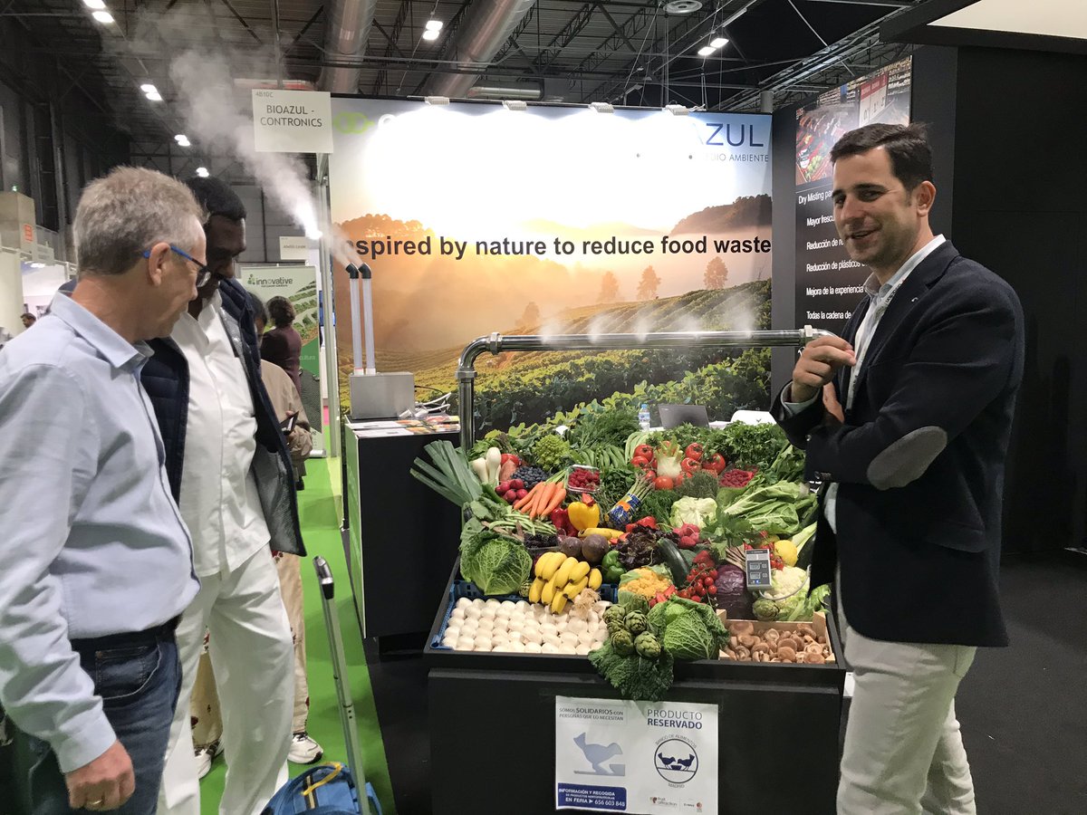 bioazul_spain's tweet photo. Última jornada pero seguimos recibiendo muchas visitas en nuestro stand! 🤝 Os esperamos para comprobar cómo de frescas 🥬🥕🍅 están nuestras verduras después de 3 días de #FruitAttraction19 !!! https://t.co/8fyBr5gBGZ