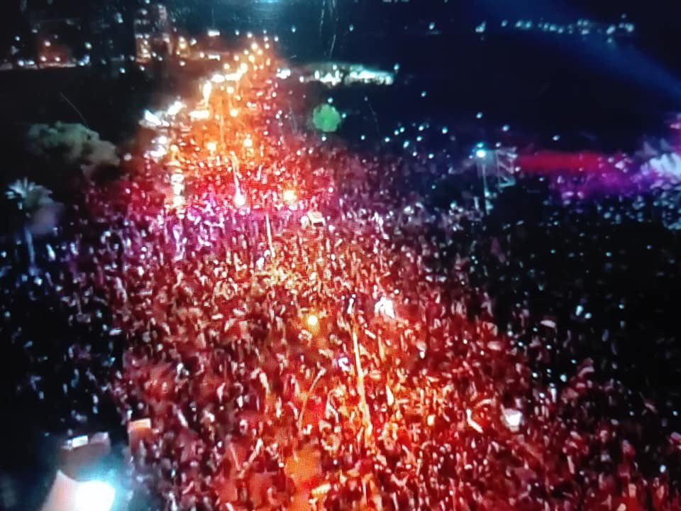 andy40777's tweet photo. # Anoche se juntaron 350.000 personas en el acto, algo bien se hizo, a seguir por mucho más#
#ActoFinalFA
#MartinezPresidente https://t.co/grhORjLX2x