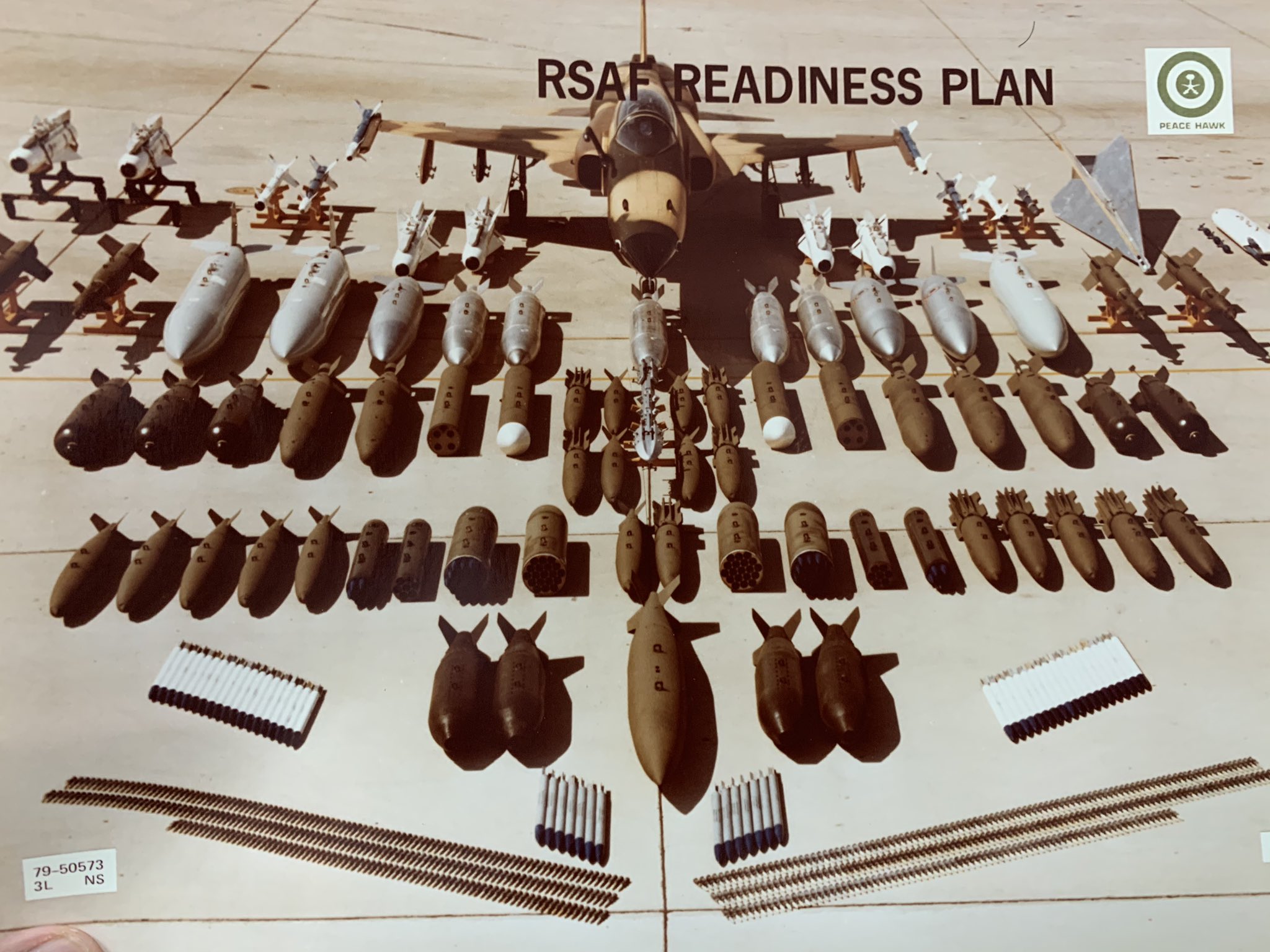 EHowgqyWoAAq6BW.jpg:large