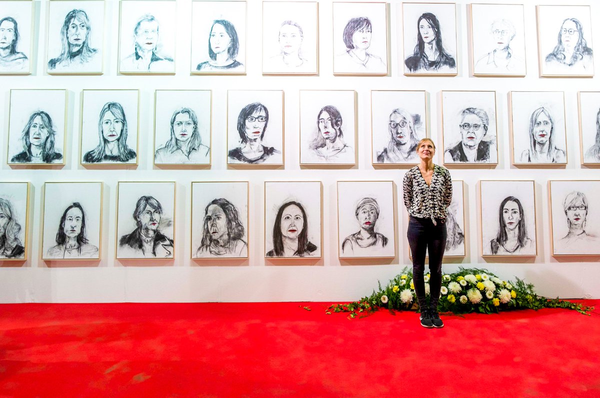 IMAGINE A LARGE WALL FULL OF PORTRAITS, ALL PORTRAITS OF LEADERS FROM ALL OVER SWITZERLAND, AND ALL OF THEM WOMEN !!
 #DanielEisenhut 
#lipstickleaders 
#onethousandleaders
