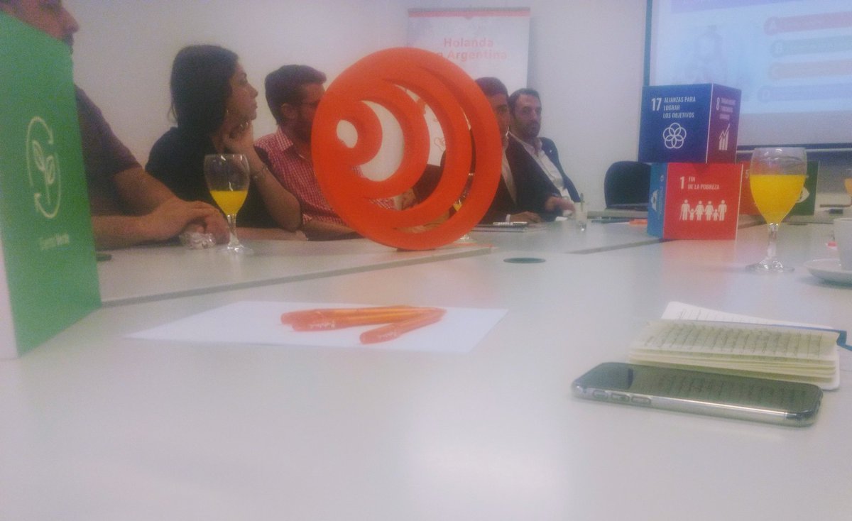 cquintagoy's tweet photo. ¿Cómo potenciar a Córdoba como exportador de soluciones tecnológicas? Tal vez el desafío esté en mejorar nuestra estrategia de apropiación! Excelente evento. Gracias @BastiaanZwikker #valorozacion #vinculacion #mesanaranja #NBSOCórdoba https://t.co/qpqV7gX2YJ