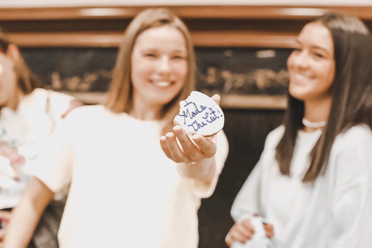 M O  A L P H A  P R O U D 🌟 Last night, we invited Mizzou community members to cut their hair for an annual event we host, Haircuts for a Cause. ✂️ The hair will be donated to @wigs4kids, which provides wigs for free for children with illnesses that cause hair loss.
